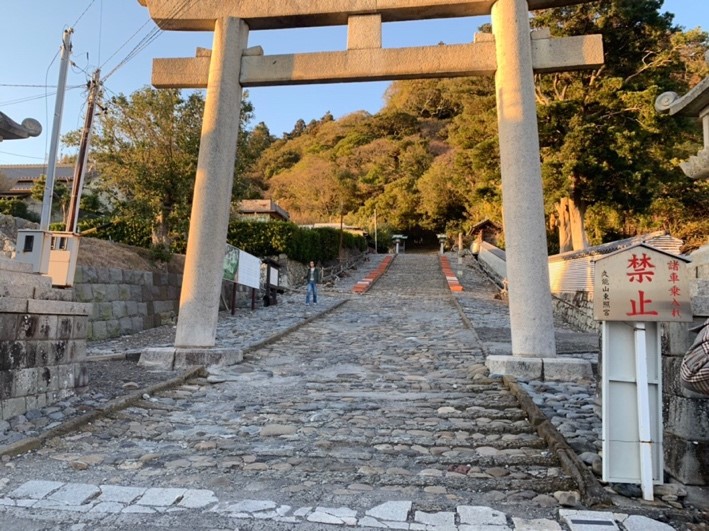 the foot of Kuno hill /stone steps lead to Kunozan Toshogu Shrine 1,159 steps
