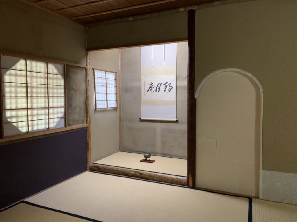 Small tea room in Momijiyama garden